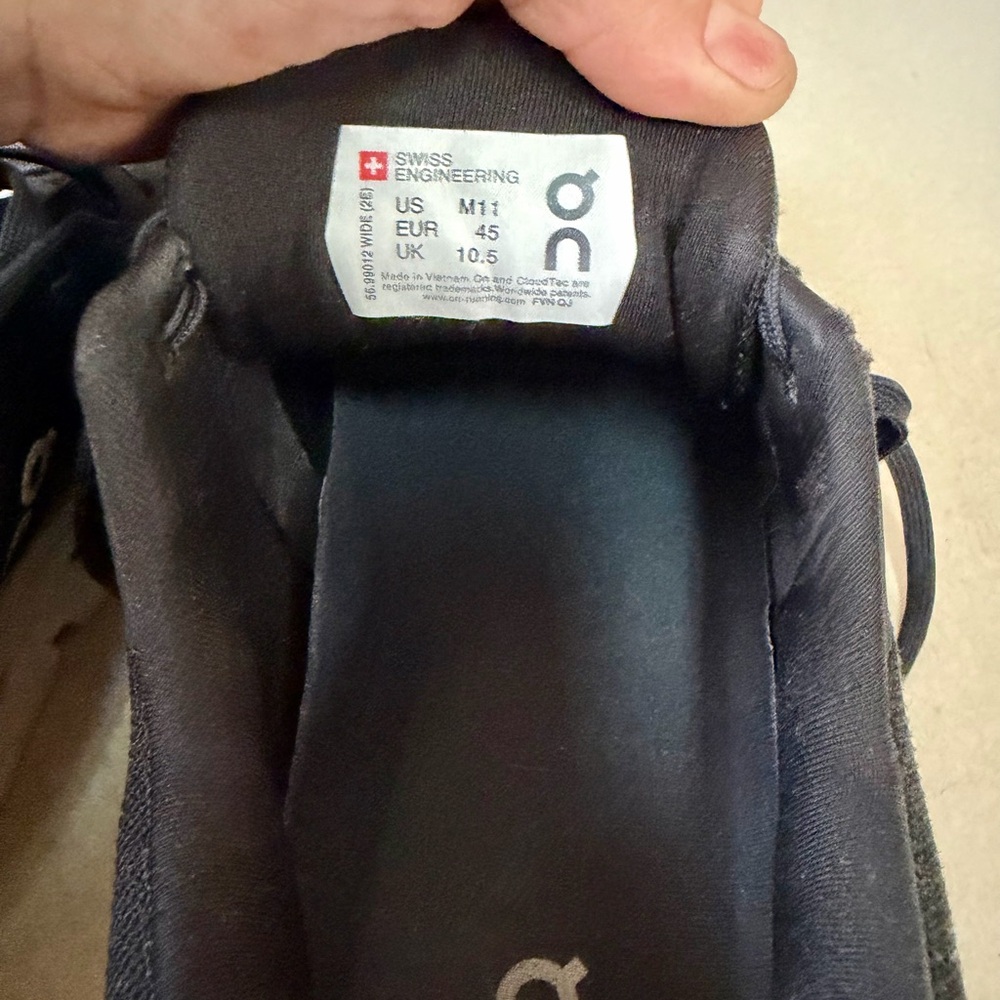 Mens 11 On Cloud Cloudrunner Shoes Eclipse/Frost … - image 15